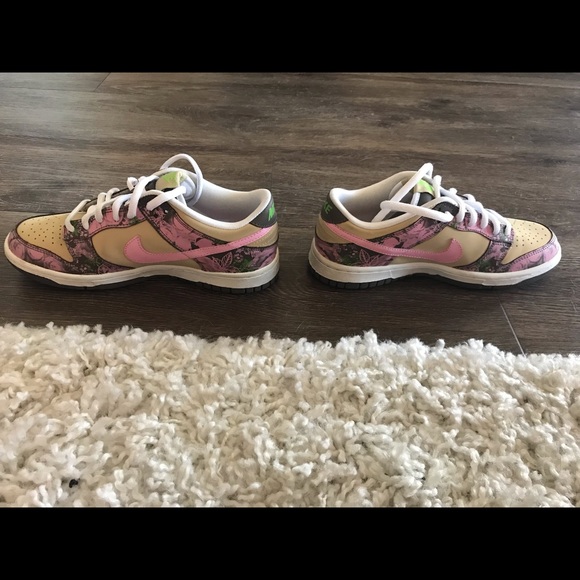 Nike low dunks size 5 - Picture 2 of 4
